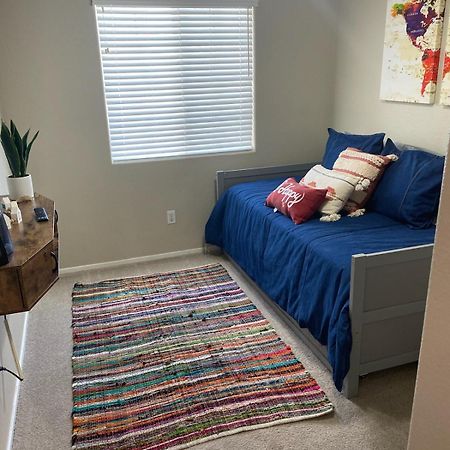 New Beautifully Remodeled Home In Las Vegas Exterior foto