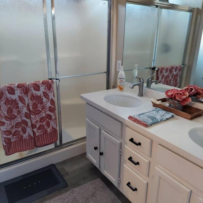 New Beautifully Remodeled Home In Las Vegas Exterior foto